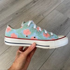 Custom Hibiscus Converse Chuck Taylor - Size 5.5w